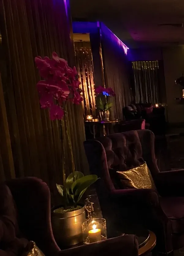 Bekleme alanı koltukları — Lila Spa, Şişli misafirlerine hizmet veren salon